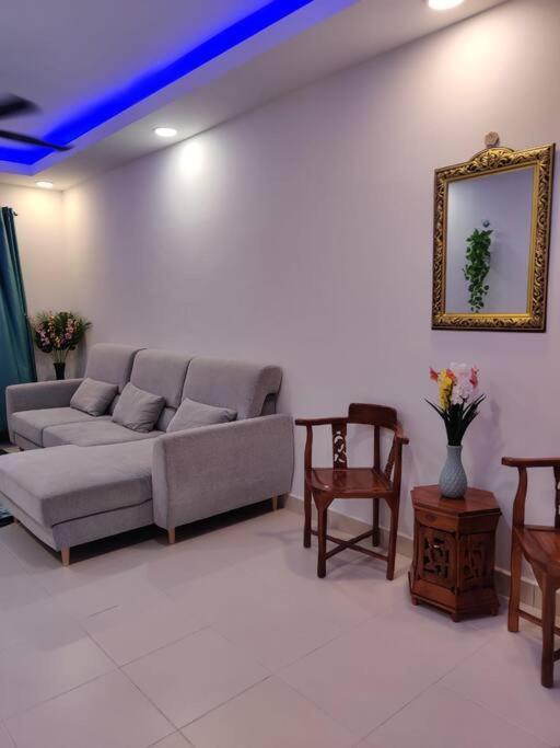 Debayu Homestay With Free Parking At Setia Alam 샤알람 외부 사진