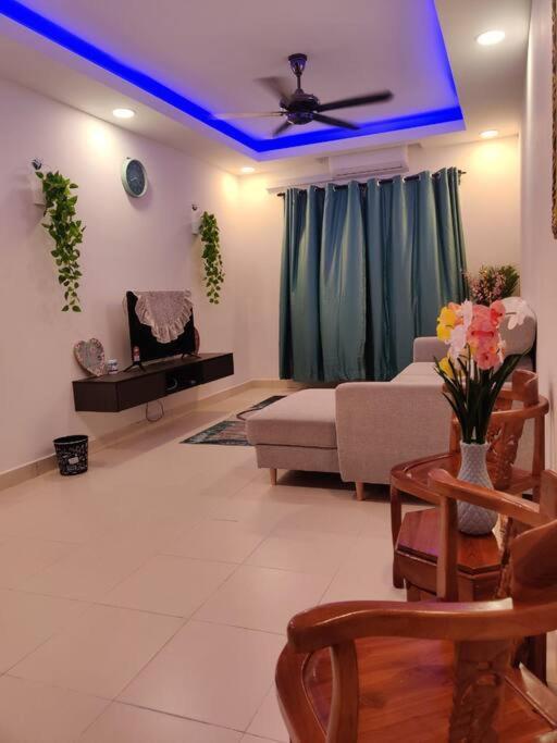 Debayu Homestay With Free Parking At Setia Alam 샤알람 외부 사진